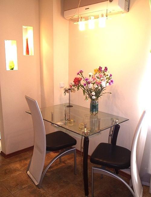 Apartment For Rent On Deribasovskaya Street オデッサ 部屋 写真