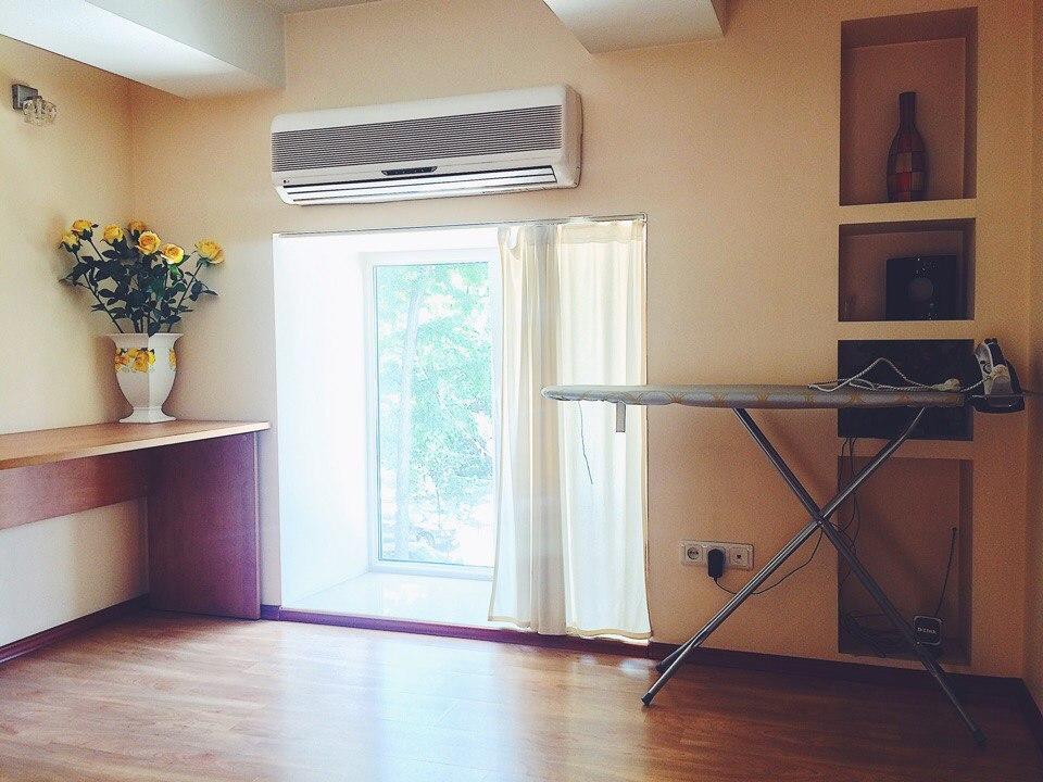 Apartment For Rent On Deribasovskaya Street オデッサ エクステリア 写真