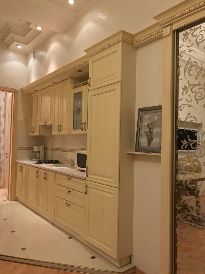 Apartment For Rent On Deribasovskaya Street オデッサ エクステリア 写真