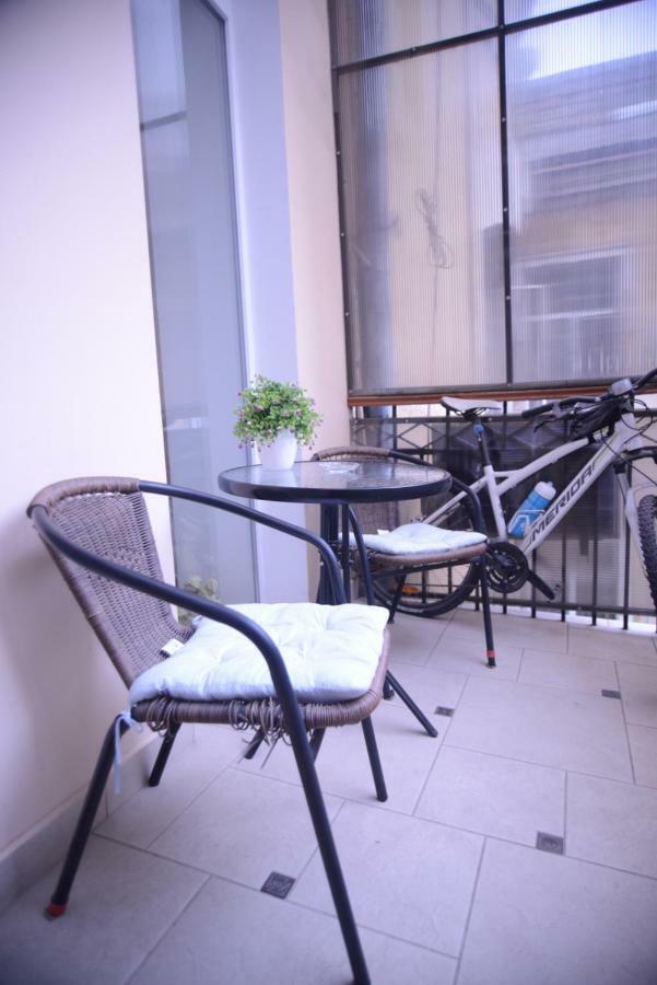 Apartment For Rent On Deribasovskaya Street オデッサ エクステリア 写真