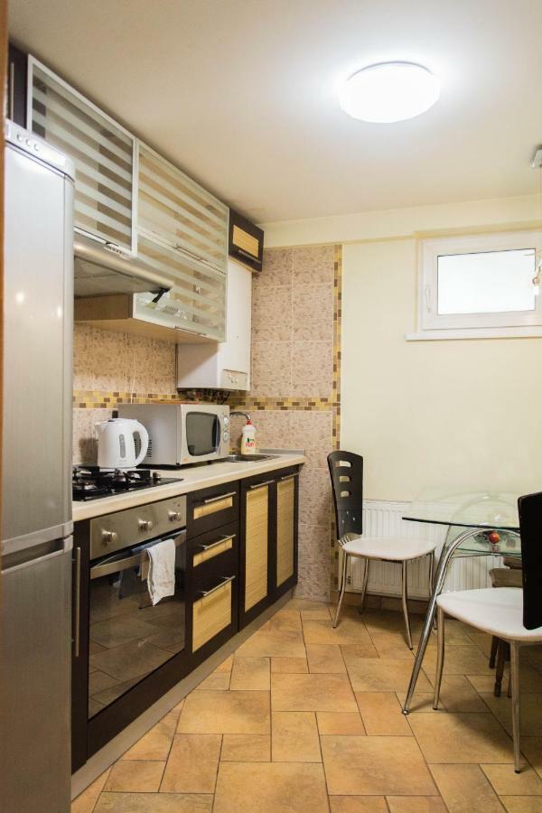 Apartment For Rent On Deribasovskaya Street オデッサ エクステリア 写真